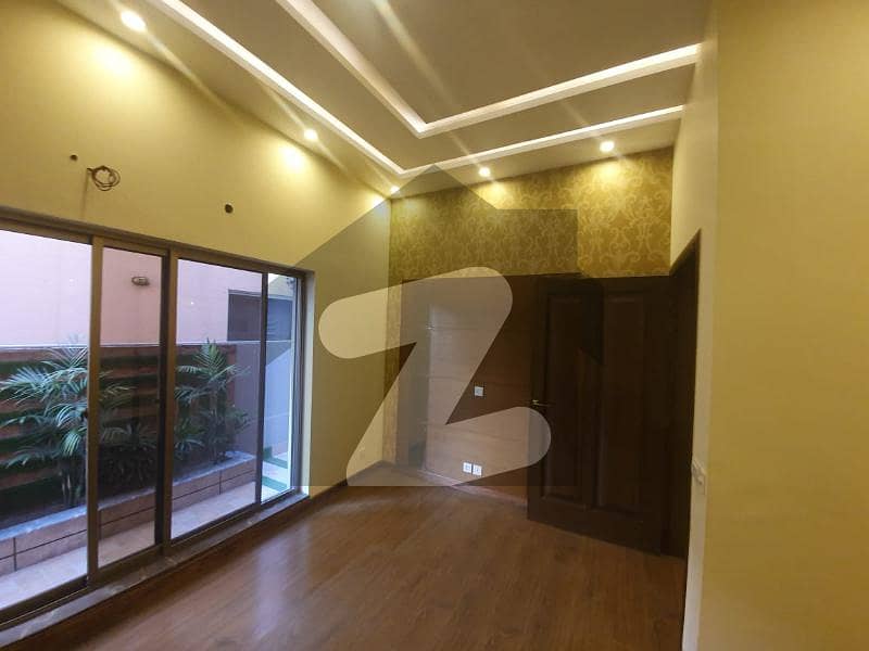 گرین سٹی ۔ بلاک سی گرین سٹی لاہور میں 5 کمروں کا 10 مرلہ مکان 3.15 کروڑ میں برائے فروخت۔