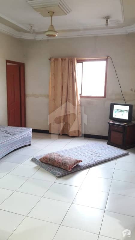Flat Of 950 Square Feet Is Available For Sale