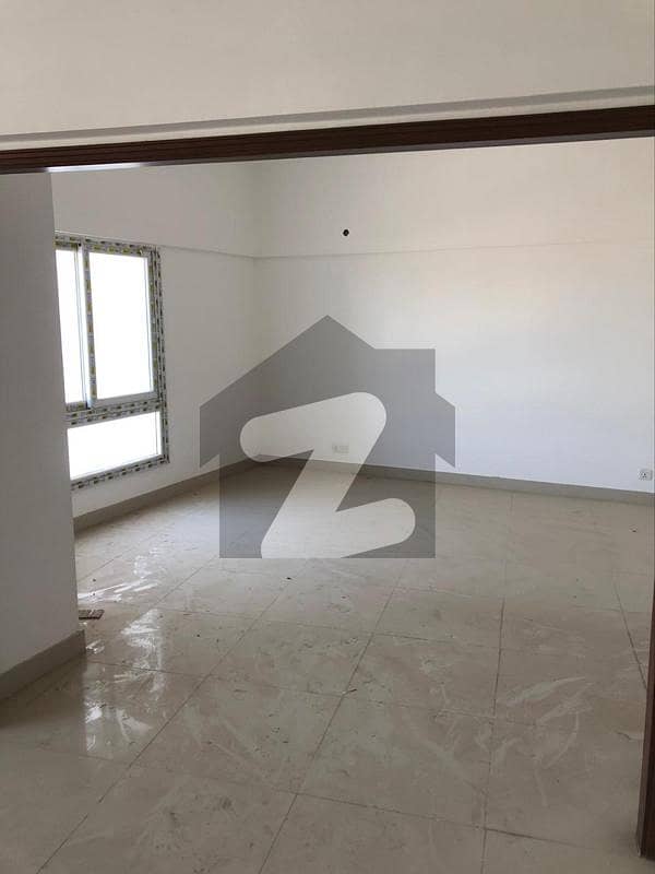 کلفٹن ۔ بلاک 6 کلفٹن کراچی میں 3 کمروں کا 9 مرلہ فلیٹ 4.8 کروڑ میں برائے فروخت۔