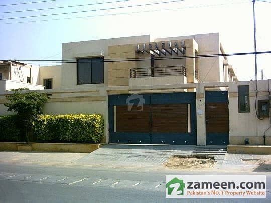 کلفٹن ۔ بلاک 2 کلفٹن کراچی میں 6 کمروں کا 1.2 کنال مکان 6.3 کروڑ میں برائے فروخت۔