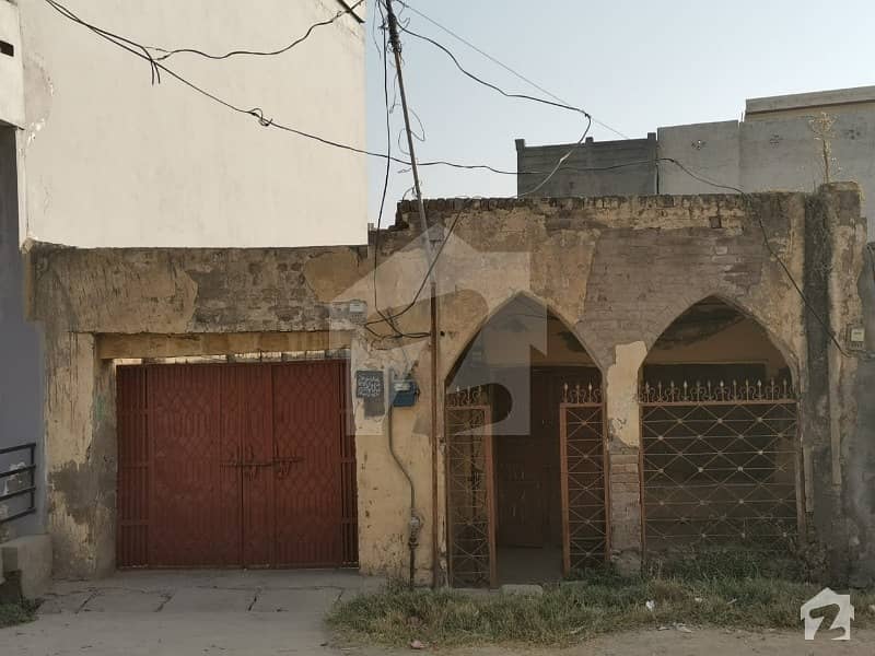سرپاک محلہ چکوال میں 5 کمروں کا 10 مرلہ مکان 1.4 کروڑ میں برائے فروخت۔