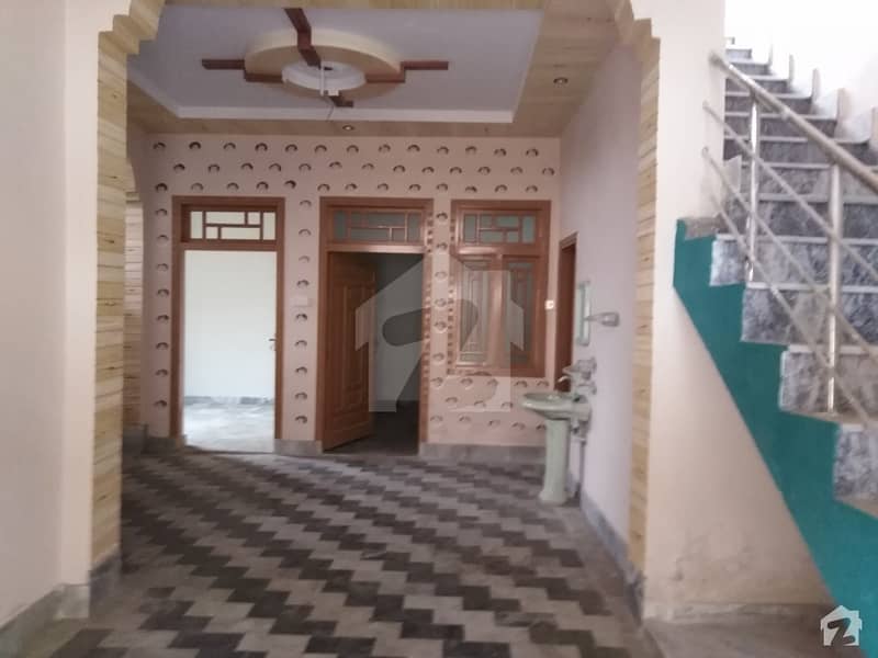 ڈلا زیک روڈ پشاور میں 7 کمروں کا 5 مرلہ مکان 1.72 کروڑ میں برائے فروخت۔