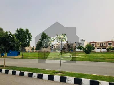 چنار باغ ۔ کشمیر بلاک چنار باغ لاہور میں 5 مرلہ رہائشی پلاٹ 35 لاکھ میں برائے فروخت۔ چنار باغ ۔ کشمیر بلاک چنار باغ لاہور میں 5 مرلہ رہائشی پلاٹ 35 لاکھ میں برائے فروخت۔