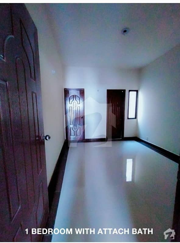 صائمہ لگژری ہومز کراچی میں 4 کمروں کا 6 مرلہ مکان 1.55 کروڑ میں برائے فروخت۔