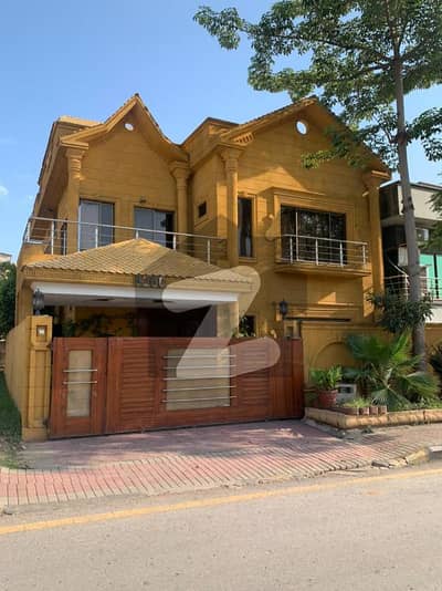 بحریہ ٹاؤن فیز 7 بحریہ ٹاؤن راولپنڈی راولپنڈی میں 5 کمروں کا 10 مرلہ مکان 3.25 کروڑ میں برائے فروخت۔ بحریہ ٹاؤن فیز 7 بحریہ ٹاؤن راولپنڈی راولپنڈی میں 5 کمروں کا 10 مرلہ مکان 3.25 کروڑ میں برائے فروخت۔