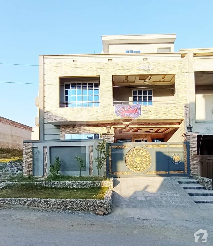 جناح گارڈنز ایف ای سی ایچ ایس اسلام آباد میں 5 کمروں کا 8 مرلہ مکان 1.85 کروڑ میں برائے فروخت۔
