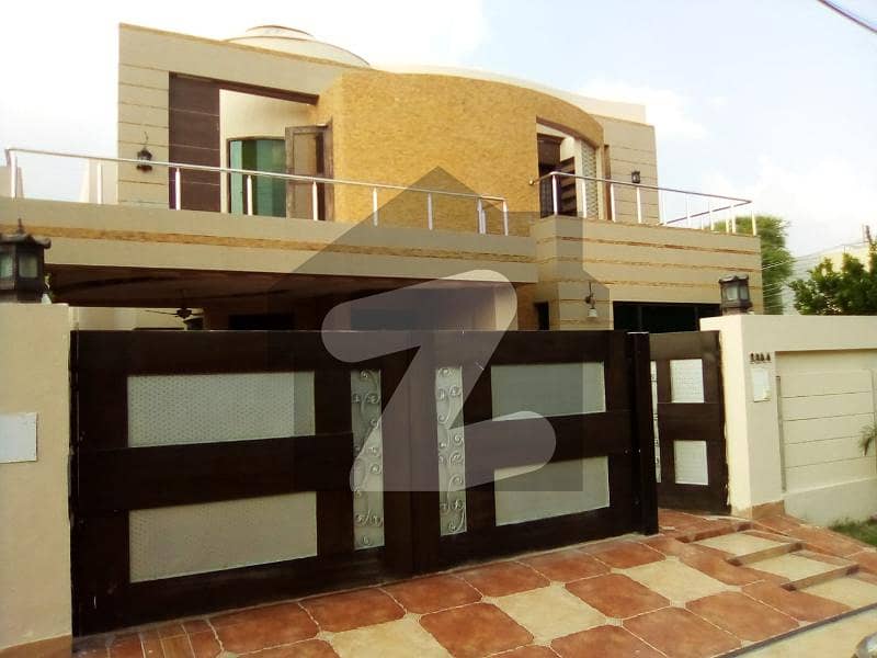 Very Near To Park Kanal Bungalow Fully Tiled For Sale In DHA Phase 4 AA