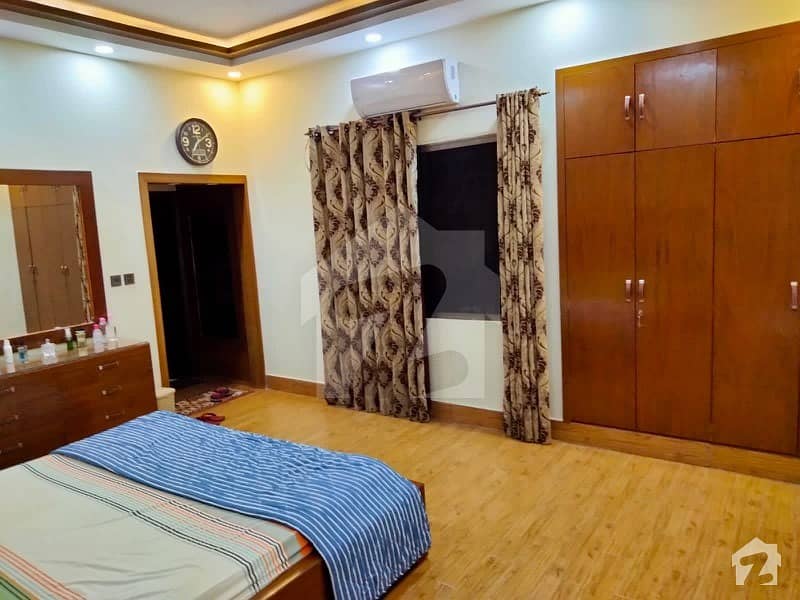 پی ای سی ایچ ایس بلاک 2 پی ای سی ایچ ایس جمشید ٹاؤن کراچی میں 4 کمروں کا 12 مرلہ بالائی پورشن 3.75 کروڑ میں برائے فروخت۔