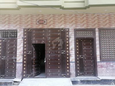 ڈلا زیک روڈ پشاور میں 7 کمروں کا 4 مرلہ مکان 1.65 کروڑ میں برائے فروخت۔