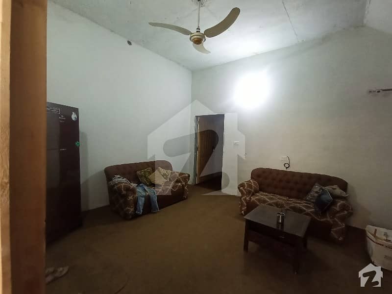 گرین ٹاؤن فیصل آباد میں 2 کمروں کا 3 مرلہ مکان 55 لاکھ میں برائے فروخت۔