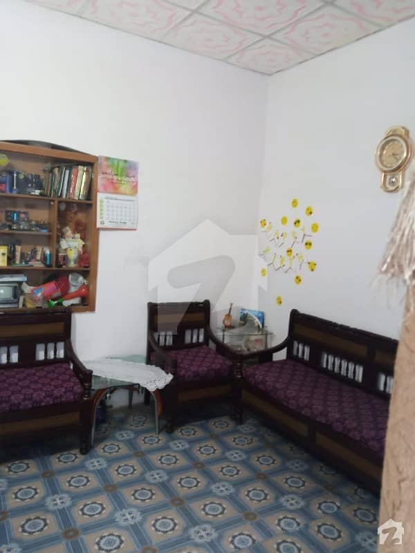 Good 120 Square Feet Room For Rent In Gawalmandi