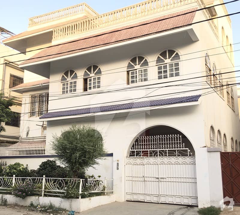 پی ای سی ایچ ایس بلاک 2 پی ای سی ایچ ایس جمشید ٹاؤن کراچی میں 10 کمروں کا 16 مرلہ مکان 3.5 لاکھ میں کرایہ پر دستیاب ہے۔