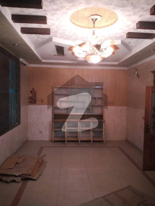 علامہ اقبال ٹاؤن ۔ کریم بلاک علامہ اقبال ٹاؤن لاہور میں 4 کمروں کا 10 مرلہ مکان 2.5 کروڑ میں برائے فروخت۔
