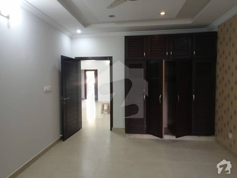 10 Marla House Available For Rent In Bahria Town Phase 3