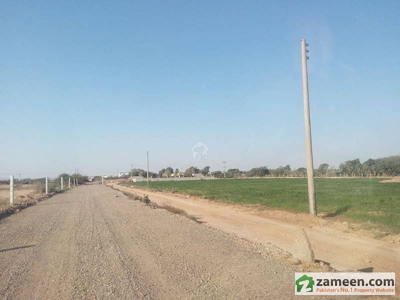 1000 yard plots on installments Land Possession on 50 percent payment Super Highway