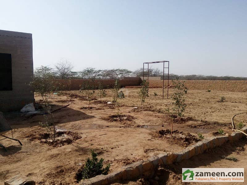 Farm Houses Plots on installments for Sale Land on Super Highway