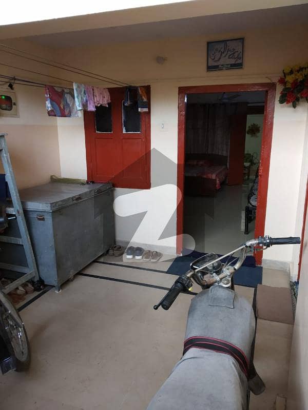 دستگیر کالونی کراچی میں 6 کمروں کا 5 مرلہ مکان 2 کروڑ میں برائے فروخت۔