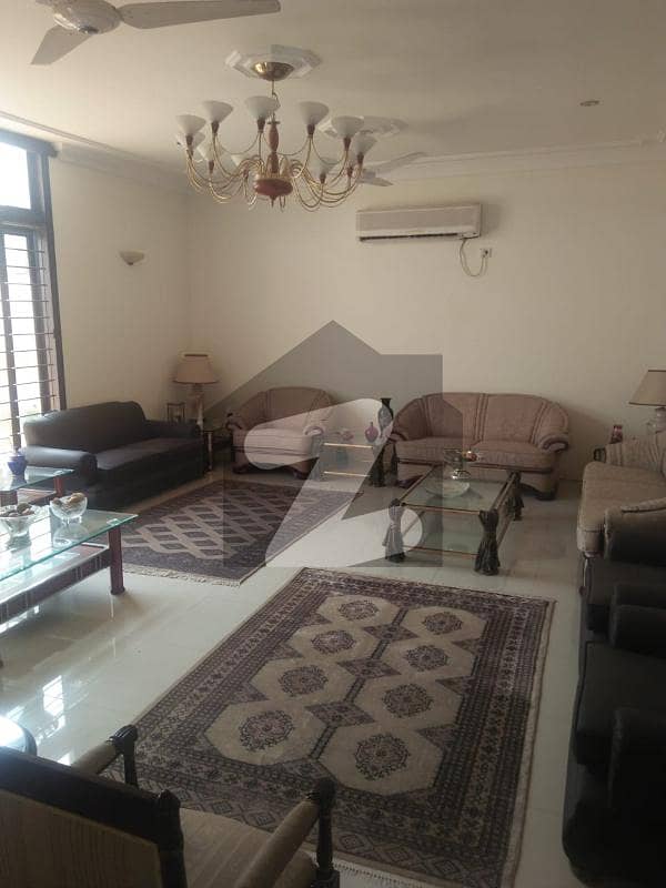 1000 Yd Bungalow For Rent Very Well Maintained Best For Foreigners