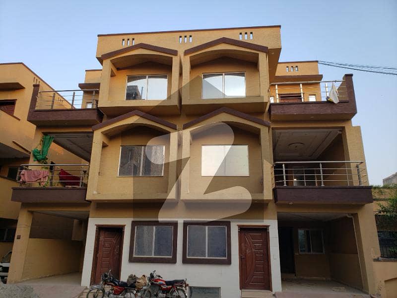 Ideally Located Flat Of 1000 Square Feet Is Available For Sale In Gulraiz Housing Scheme