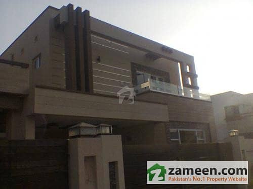10 Marla Brand New Bungalow For Sale, Facing Kanal Park