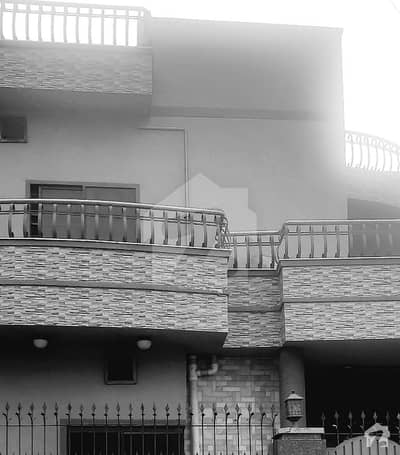 نشیمنِ اقبال لاہور میں 4 کمروں کا 10 مرلہ مکان 2.3 کروڑ میں برائے فروخت۔