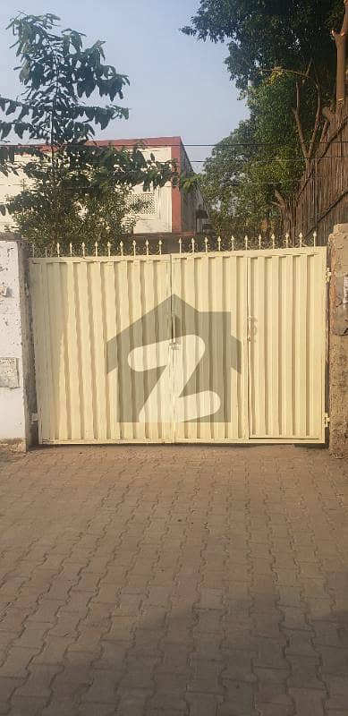 ڈی ایچ اے فیز 2 ڈیفنس (ڈی ایچ اے) لاہور میں 3 کمروں کا 10 مرلہ زیریں پورشن 55 ہزار میں کرایہ پر دستیاب ہے۔