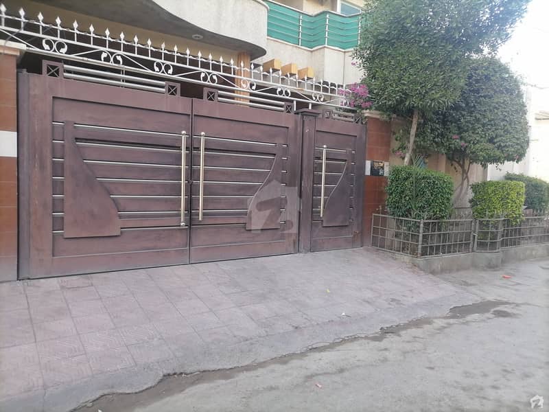 Ideally Located House Of 13 Marla Is Available For Sale In Rahim Yar Khan