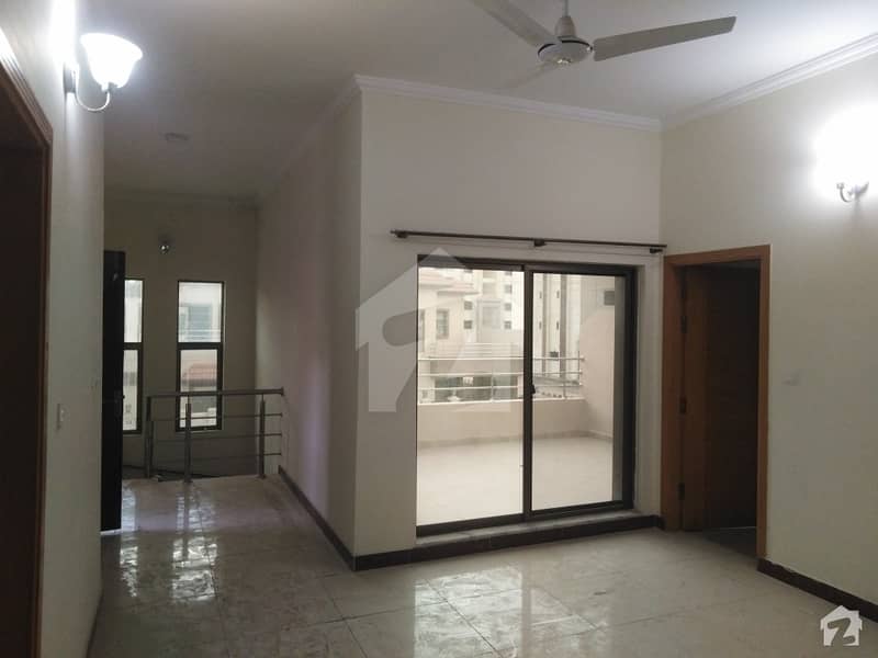 عسکری 6 پشاور میں 3 کمروں کا 9 مرلہ مکان 2.28 کروڑ میں برائے فروخت۔