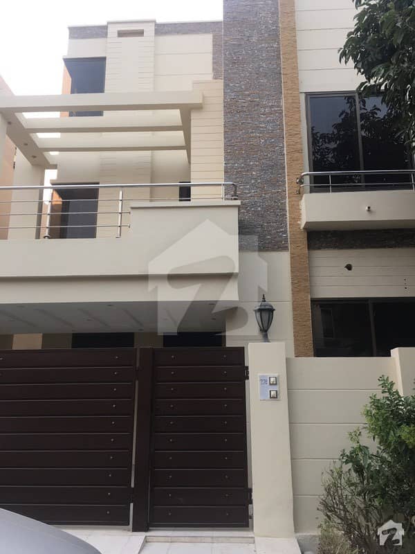 10 Marla Brand New Full House Available For Rent In Bahria Town - Awais Qarni Block