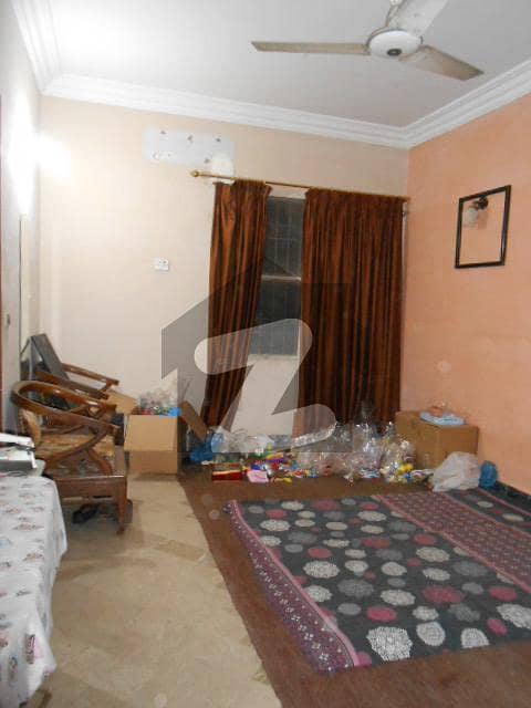 کامران چورنگی کراچی میں 4 کمروں کا 3 مرلہ مکان 1.58 کروڑ میں برائے فروخت۔