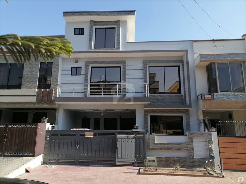 1800 Square Feet House Ideally Situated In G-15