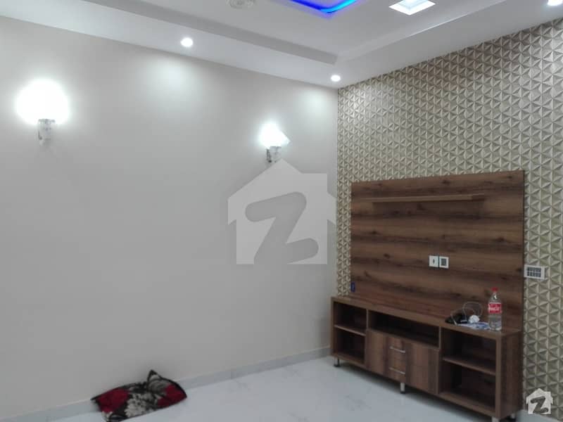 آرکیٹیکٹس انجنیئرز ہاؤسنگ سوسائٹی لاہور میں 5 کمروں کا 10 مرلہ مکان 2.8 کروڑ میں برائے فروخت۔