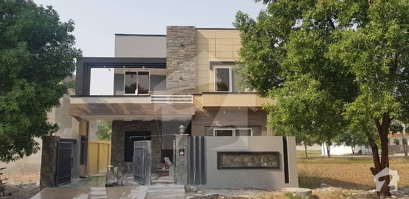 10 Marla Beautiful House In Citi Housing F Block Sialkot