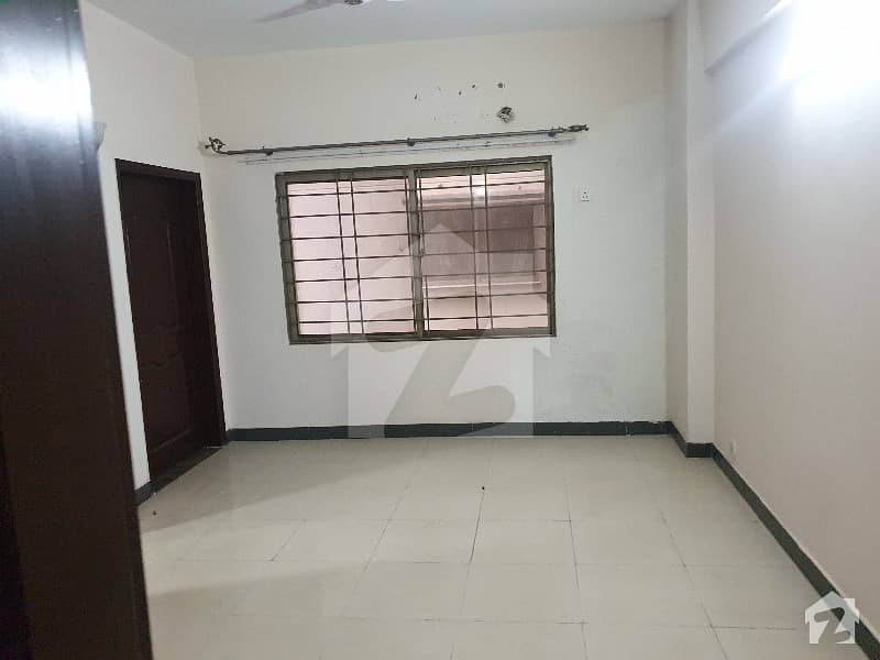 3 Bed Dd 2nd Floor With Lift G 7 Building