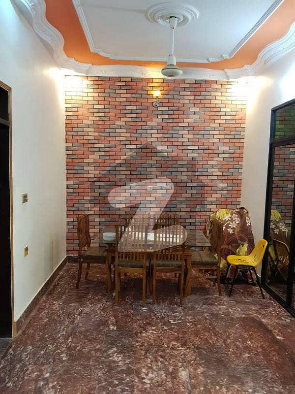 شاه میر ریزیڈنسی یونیورسٹی روڈ کراچی میں 6 کمروں کا 5 مرلہ مکان 1.8 کروڑ میں برائے فروخت۔
