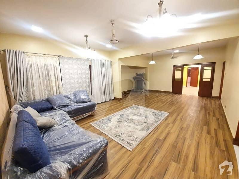 سِی ویو اپارٹمنٹس کراچی میں 3 کمروں کا 12 مرلہ فلیٹ 1.3 لاکھ میں کرایہ پر دستیاب ہے۔