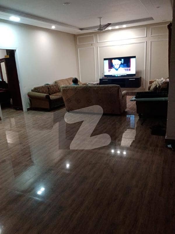 ایل ڈی اے ایوینیو ۔ بلاک اے ایل ڈی اے ایوینیو لاہور میں 3 کمروں کا 1 کنال بالائی پورشن 50 ہزار میں کرایہ پر دستیاب ہے۔
