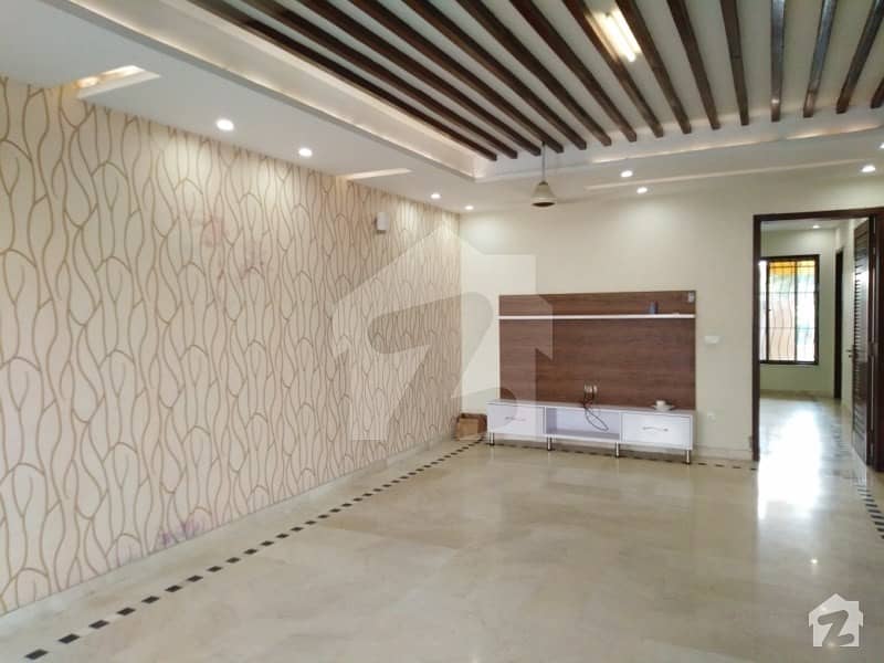 House Of 1 Kanal Available In Model Town