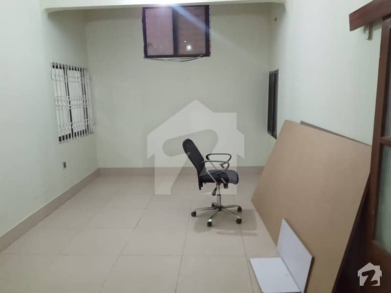 3 Bed DD 200 Sq Yd Portion For Rent