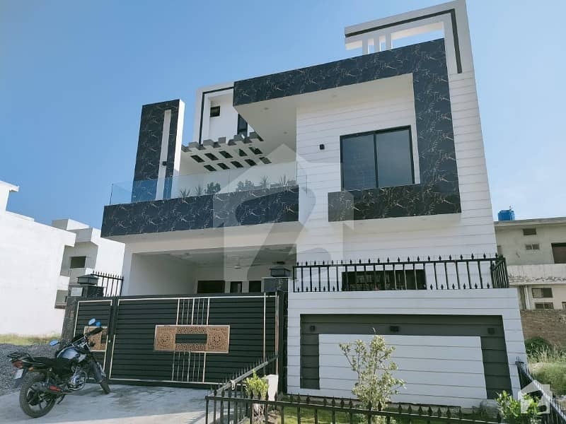 ایف ۔ 17/2 ایف ۔ 17 اسلام آباد میں 7 کمروں کا 8 مرلہ مکان 2.05 کروڑ میں برائے فروخت۔