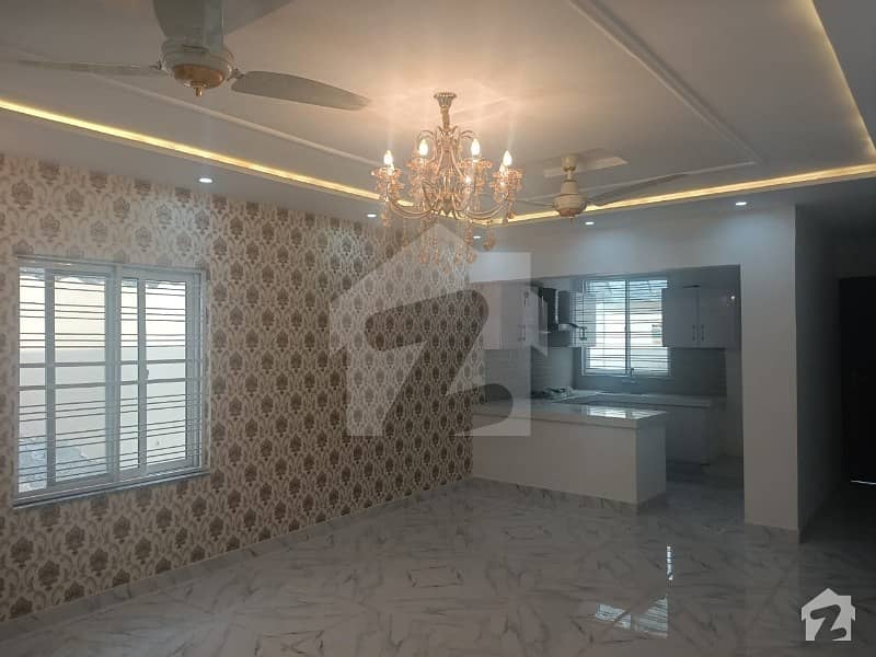 10 Marla New House Near Karim Block Multan Road & Wahdat Road Gated Area