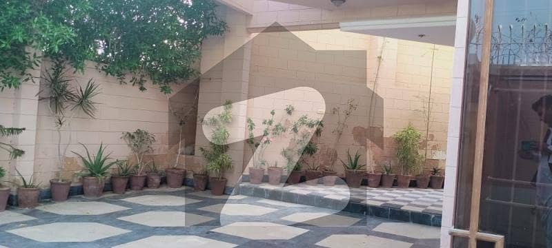 ڈی ایچ اے فیز 6 ڈی ایچ اے کراچی میں 5 کمروں کا 1 کنال مکان 7.25 کروڑ میں برائے فروخت۔