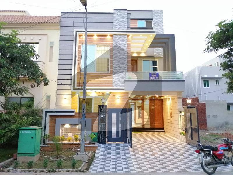 A BEAUTIFUL 5 MARLA HOUSE FOR RENT IN BB BLOCK SECTOR D BAHRIA TOWN LAHORE