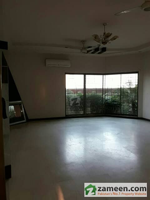 Beautiful 1 Kanal Lower Portion Near Sports Complex Phase 6 For Rent