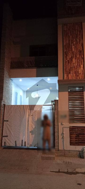 ڈی ایچ اے فیز 7 ایکسٹینشن ڈی ایچ اے ڈیفینس کراچی میں 4 کمروں کا 5 مرلہ مکان 4.65 کروڑ میں برائے فروخت۔