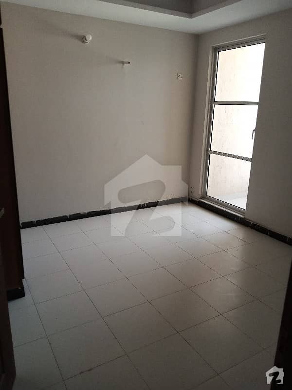 900 Square Feet Flat In D-17 Is Available For Rent