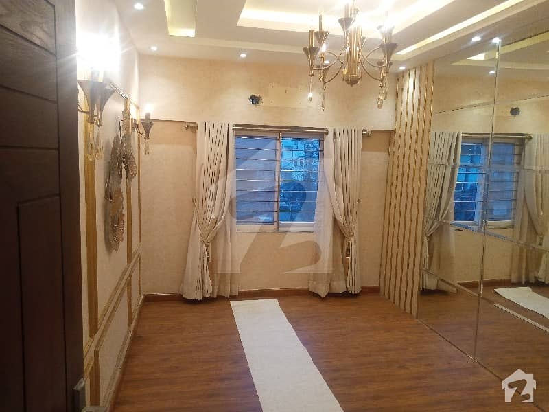A Palatial Residence For Sale In Badar Commercial Area Karachi