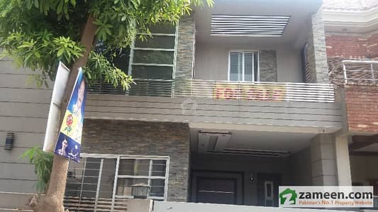 State Life Housing Society, Phase 2, 5 M, 3 Bed, Prime Location House For Rent. 