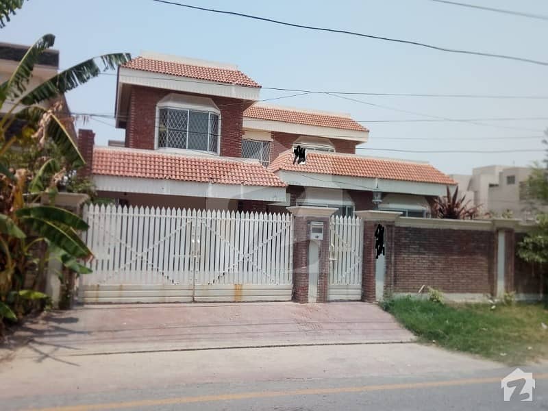 1 Kanal House For Sale In "Q" Block, Dha Phase . 2 Lahore