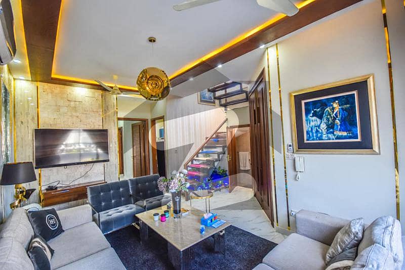 ڈی ایچ اے 9 ٹاؤن ڈیفنس (ڈی ایچ اے) لاہور میں 3 کمروں کا 5 مرلہ مکان 1.58 کروڑ میں برائے فروخت۔